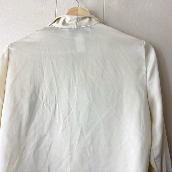 Jones Wear Beige/Ivory Long Sleeve Buttoned Blouse Size 4 - Picture 8 of 9